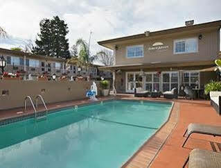 The Catrina Hotel 3*